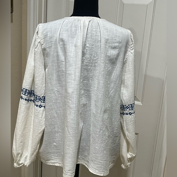 OLD NAVY LACE UP EMBROIDERED POET BLOUSE CREAM COLOR SIZE L. - Picture 5 of 10